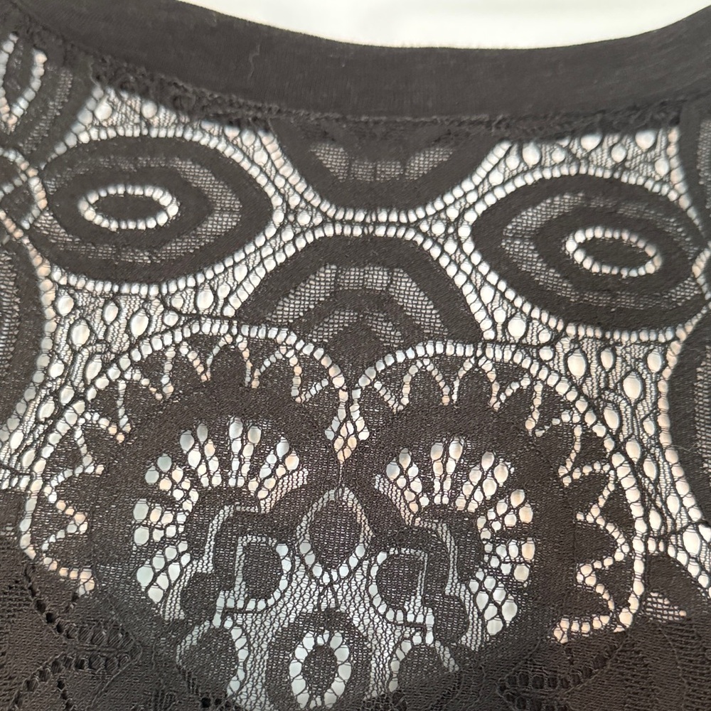 Torrid Black Lace Women's Top 2x - Picture 2 of 5